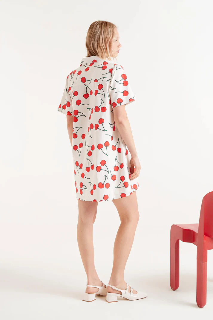 Vestido corto estampado de cerezas